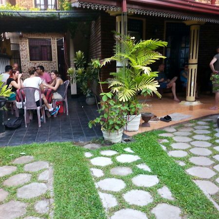 Colombo Lavinia Beach Hostel Dehiwala-Mount Lavinia Εξωτερικό φωτογραφία