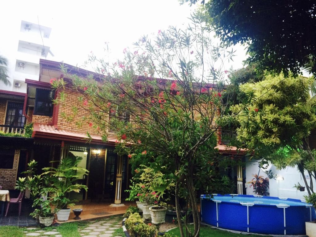 Colombo Lavinia Beach Hostel Dehiwala-Mount Lavinia Εξωτερικό φωτογραφία
