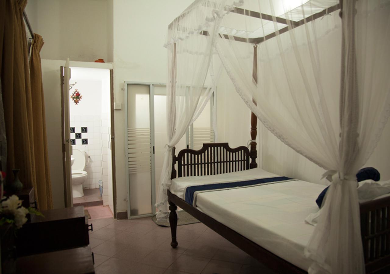 Colombo Lavinia Beach Hostel Dehiwala-Mount Lavinia Εξωτερικό φωτογραφία