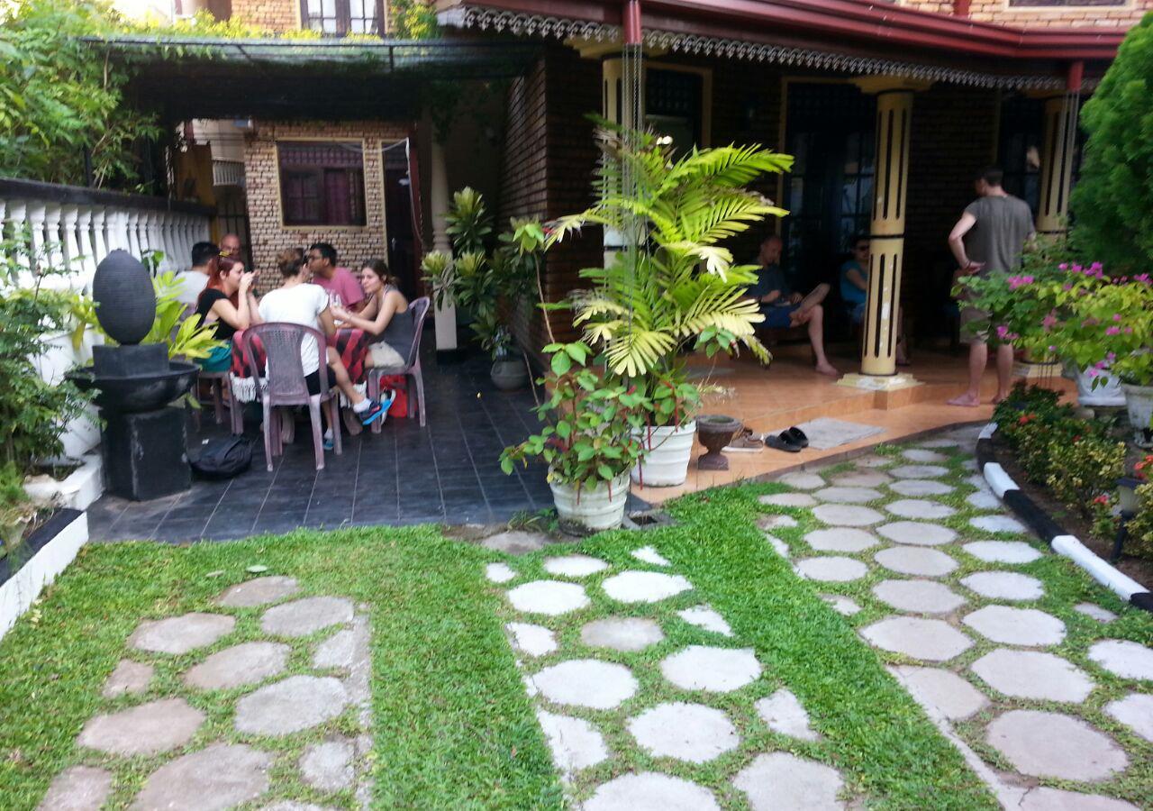 Colombo Lavinia Beach Hostel Dehiwala-Mount Lavinia Εξωτερικό φωτογραφία