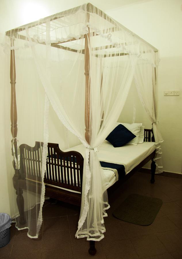 Colombo Lavinia Beach Hostel Dehiwala-Mount Lavinia Εξωτερικό φωτογραφία