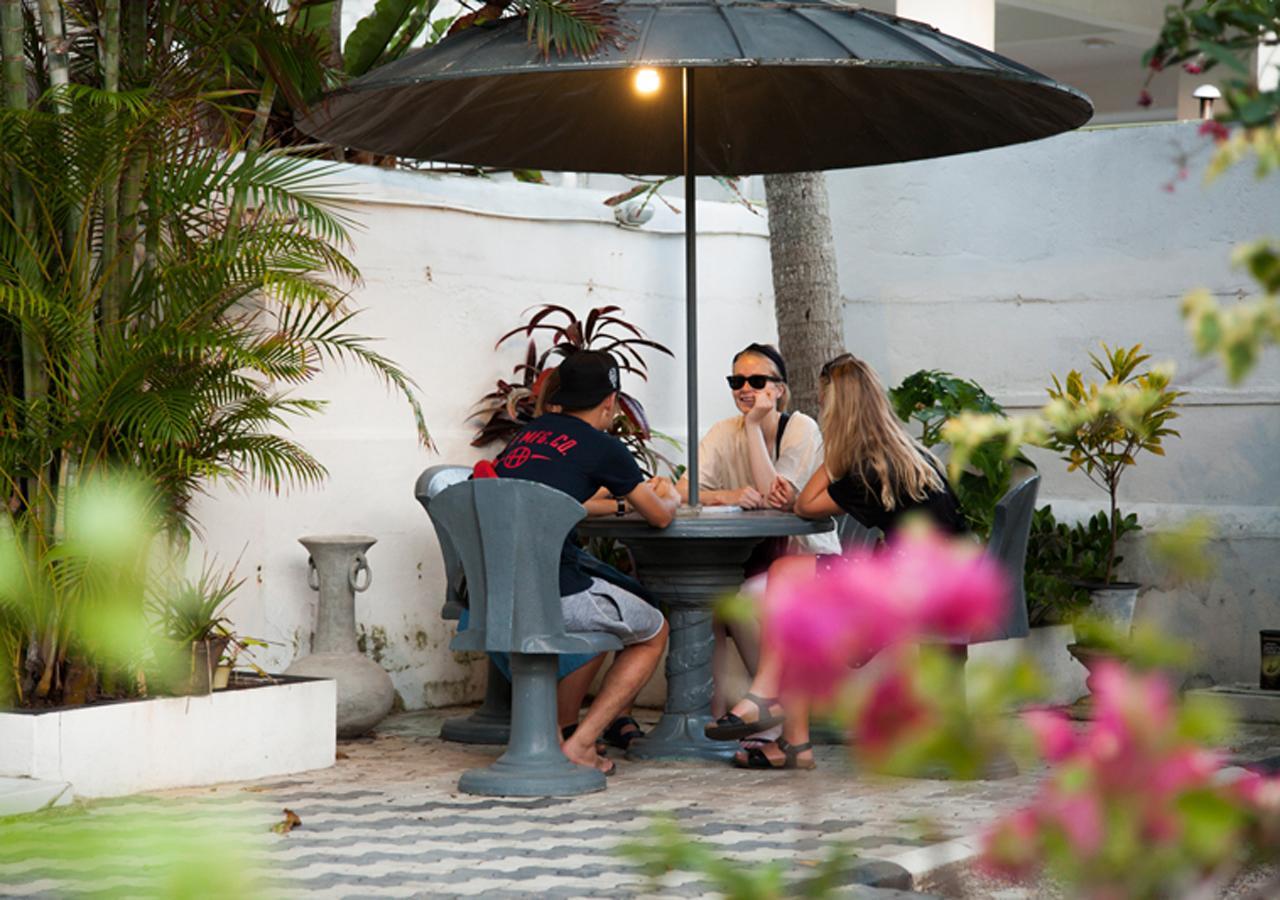 Colombo Lavinia Beach Hostel Dehiwala-Mount Lavinia Εξωτερικό φωτογραφία