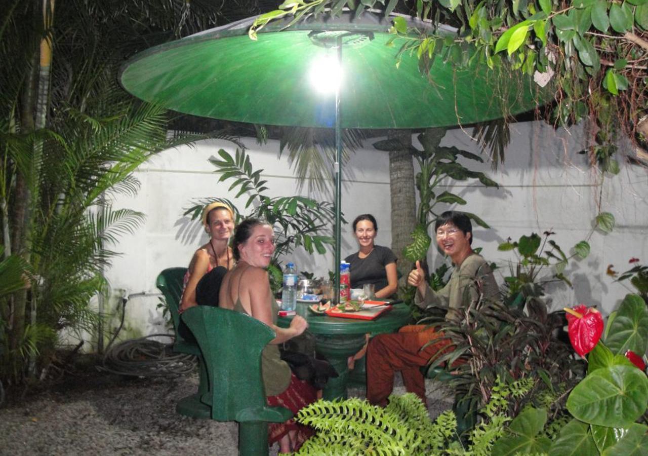 Colombo Lavinia Beach Hostel Dehiwala-Mount Lavinia Εξωτερικό φωτογραφία