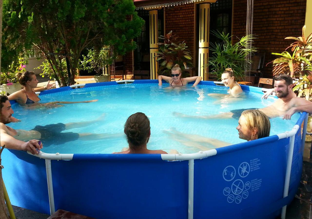Colombo Lavinia Beach Hostel Dehiwala-Mount Lavinia Εξωτερικό φωτογραφία