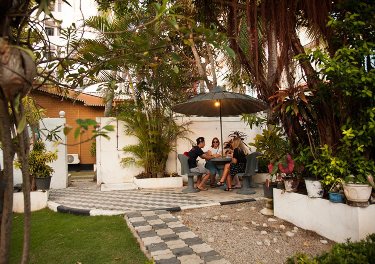 Colombo Lavinia Beach Hostel Dehiwala-Mount Lavinia Εξωτερικό φωτογραφία